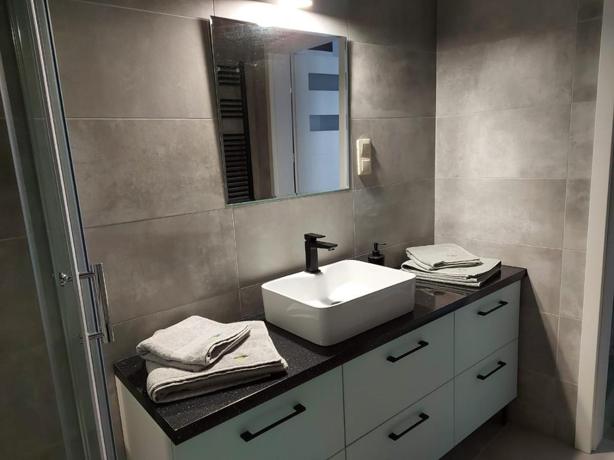 Apartamenty Z Tarasami "Mietowy Spokoj 15" "Romantyczna Szarosc 16" "Niebieska Elegancja 17" Maksymalnie Dla 6 Osob Pobierowo Dış mekan fotoğraf